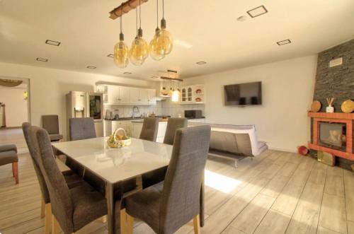 Amadeus Villa Guesthouse