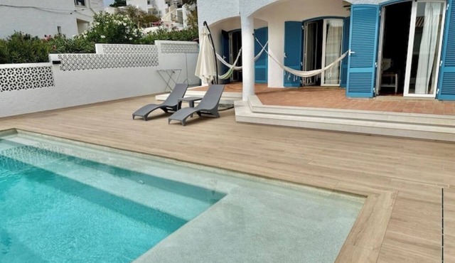 Amazing villa with 4 bedrooms, private pool and sea view Only 2 min to the beach