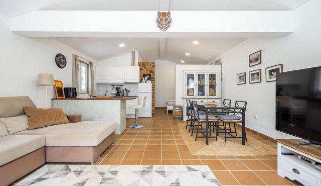 Annexe en pleine Nature, a sure deconnexion. Swimming pool, jacuzzi and barbecue! in Canedo de Basto