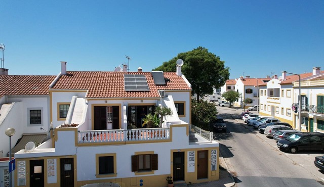 Apartment-Private Bathroom-City view in Vila Nova de Milfontes