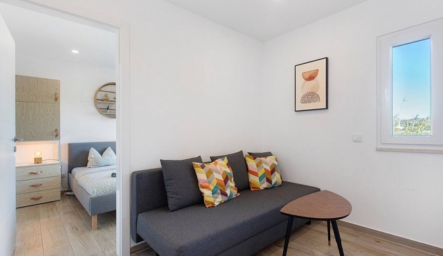 Apartment '4' with Shared Pool, Shared Terrace and Wi-Fi in Lourinhã