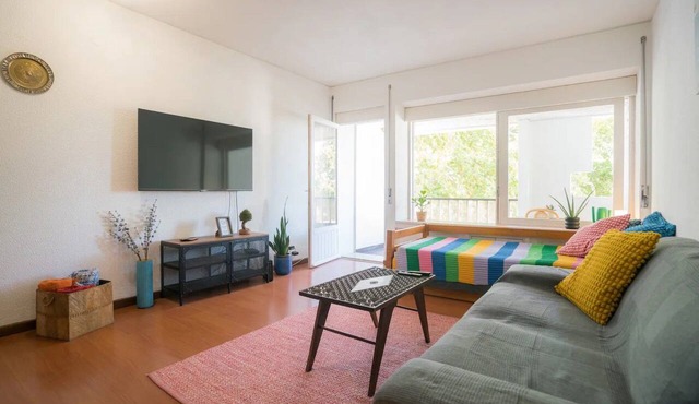 Apartment 'Carcavelos Praia' with Private Terrace, Balcony and Wi-Fi in Carcavelos