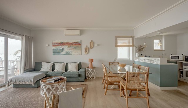 Apartment 'Cascais Bay Terrace I' with Sea View & Wi-Fi