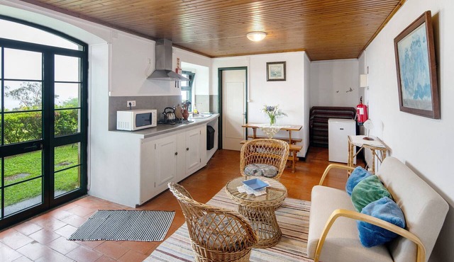 Apartment 'Chá' with Sea View, Shared Terrace and Wi-Fi in Nordeste