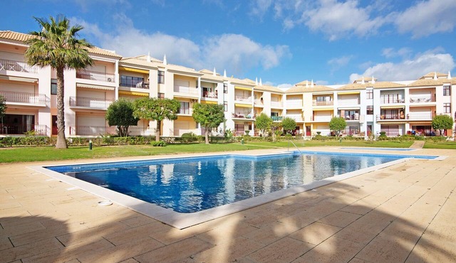Apartment "Columbus Beach" with Sea View, Shared Pool & Wi-Fi