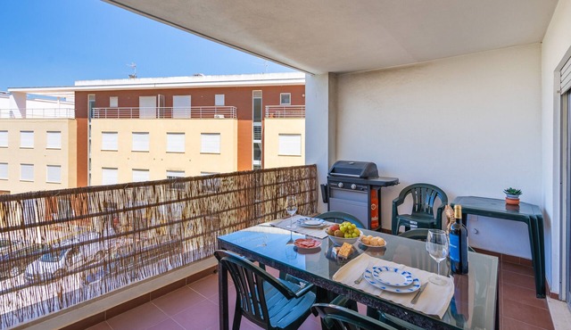 Apartment 'Los Hermanos' with Balcony and Wi-Fi in Portimão