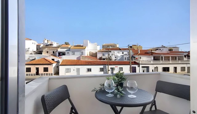 Apartment 'Luxury T2 Near Armação De Pêra' with Wi-Fi and Air Conditioning in Alcantarilha