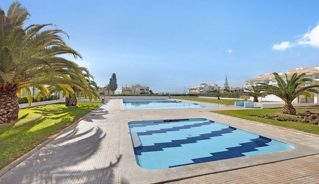 Apartment 'Quinta Das Palmeiras' with Sea View, Wi-Fi and Air Conditioning