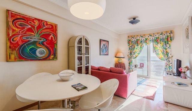 Apartment 'Setúbal Dreams' with Sea View, Private Garden and Wi-Fi