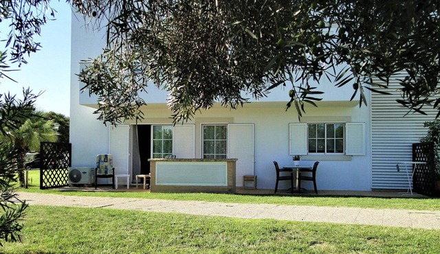 Apartment Vista Verde-300 steps from the beach, Wifi, airco, and private parking