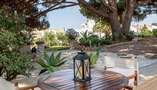 Apartment with a terrace and a view of the garden