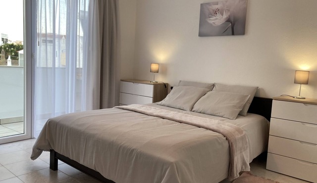 Apartment with a view of the sea, a 2-minute walk from the beach in Albufeira