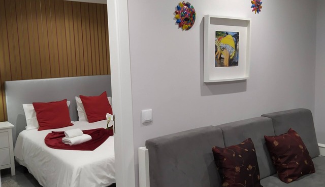 Apartment with balcony by the beach ideal for 2 people in Nazare