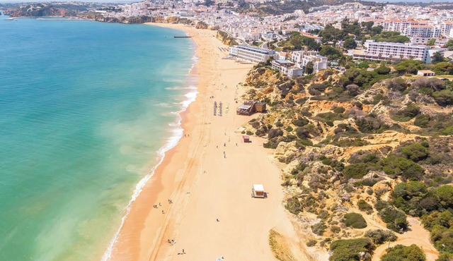 Apartment with pool near beach in Albufeira