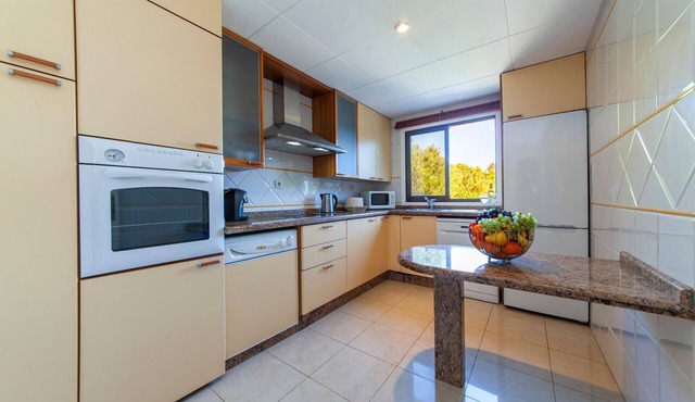 Apartment with Pool near Falésia Beach in Albufeira