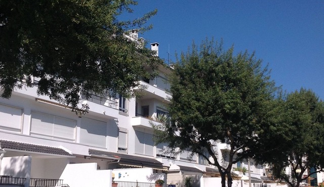 Beach apartment just 3 min walking distance from Carcavelos beach