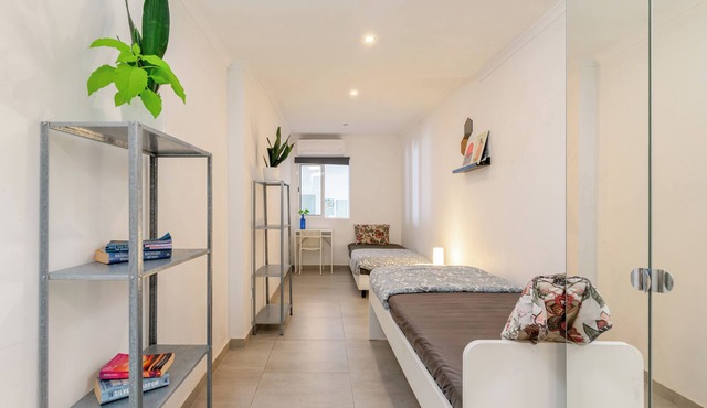 Beautiful 6 bedroom villa just 200 meters from costa caparica beach. in Costa de Caparica