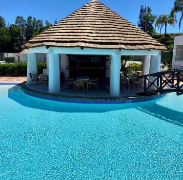 Beautiful apartment for rent in Quinta do Lago with excellent resort facilities close to lake and beach. in Almancil
