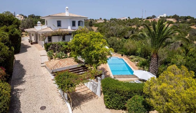 Beautiful Carvoeiro Villa | 3 Bedrooms | Villa Praia da Marinha