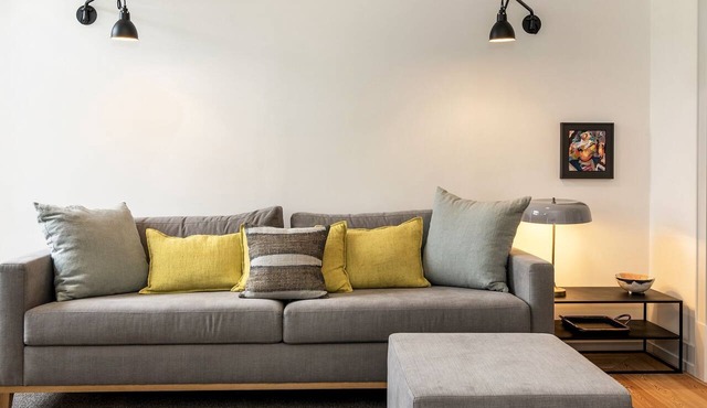Beautiful Flat near Pç. do Comércio by LovelyStay