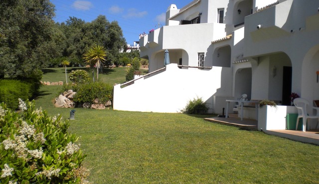 Beautiful Ground floor apartment with Garden Quiet corner of Club Albufeira
