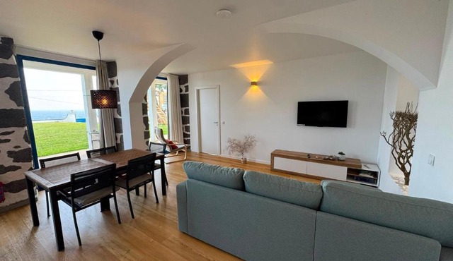 Blue Whale Appartment in Horta