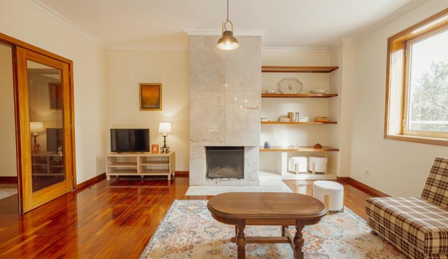 Botanic Garden Terrace Apartment by Vacationy