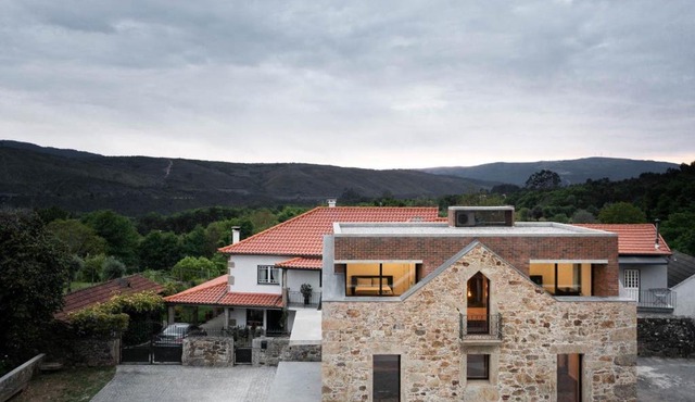 BOX HOUSE in Paredes de Coura