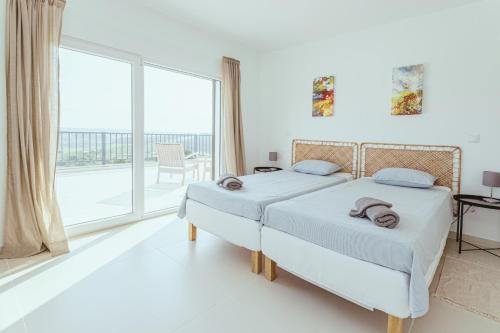 Breeze Villas
