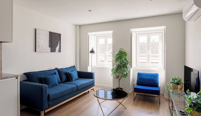 Bright 2-Bedroom Apartment in Ajuda with AC in Lisbon