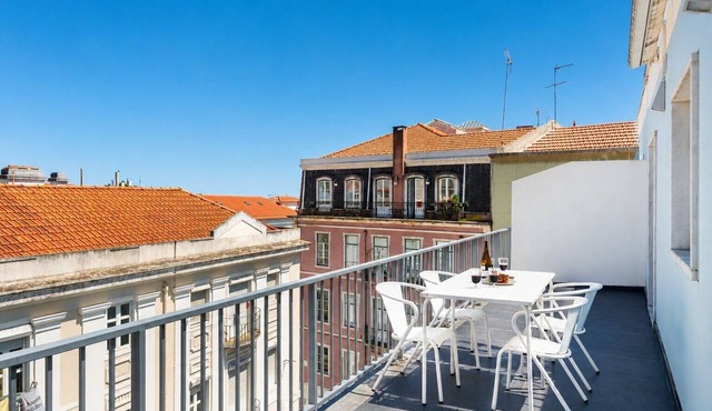 Bright 2BR Terrace in Estrela | Lisbon in Lisbon