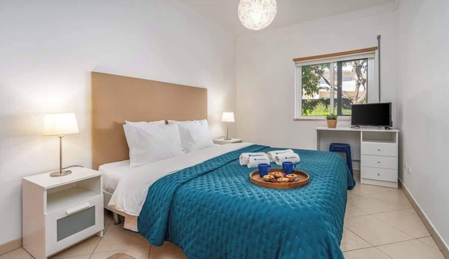 Bright & Comfortable Flat by HostWise