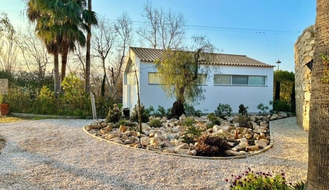 Bright Elegant Algarve Cottage with Natural Pond in Moncarapacho