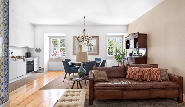 By the Castle | STYLISH AND SPACIOUS | Family-Friendly in Lisboa