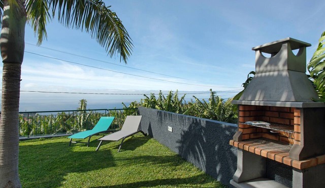 Capelos Country House with Sea View, Private Garden, and Wi-Fi