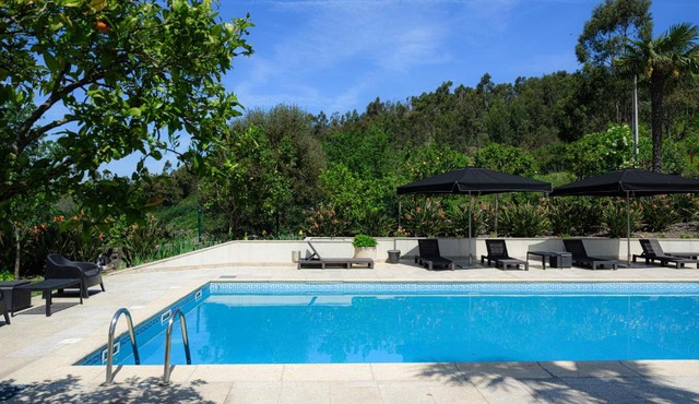 Casa Alto da Ribeira - Villa com Piscina Privada-10 Pessoas