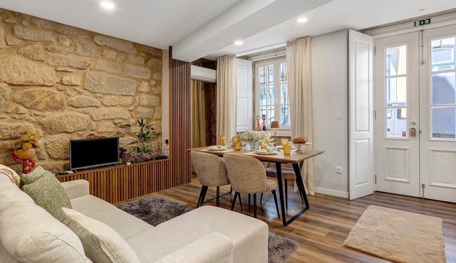 Casa ao Lado – In the Heart of Ponte de Lima with Private Entrance and Full Comfort