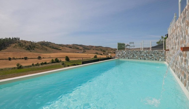 Casa do Celeiro: Mountain View, Shared Pool & Wi-Fi