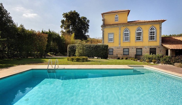 Casa do Mirante: Private Pool, Terrace & Wi-Fi in Penafiel in Penafiel