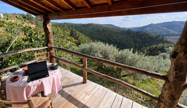 Casa dos Figos: Pool, Nature, and Peace—Fantastic Views of the Sunset in Vinhais