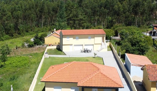 Casa Fronteiriça - 2 Casas com piscina privada
