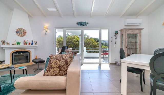 Casa Moinho – Stylish 2 Bedroom Townhouse with Communal Pool, Carvoeiro in Carvoeiro