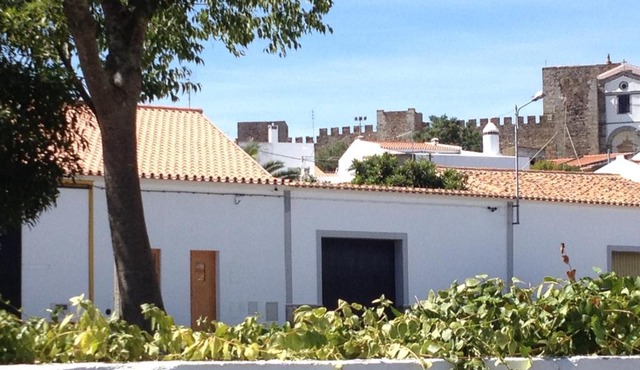 CASA NA VILA HISTÓRICA DE MOURÃO