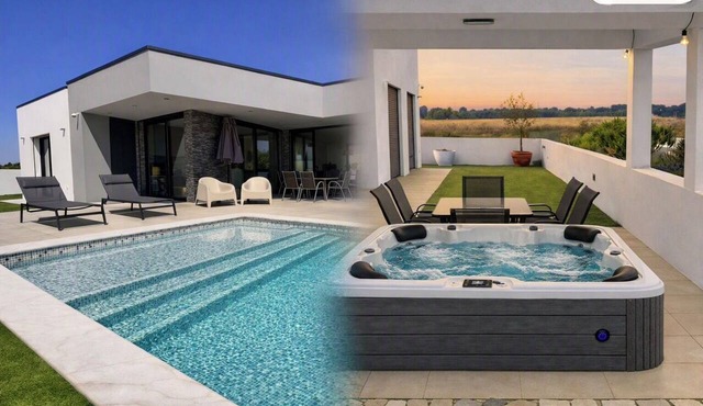 CASA NELIA - Beach, Spa/Jacuzzi, and Heated Pool in Porto Covo
