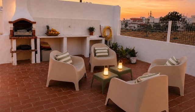Casa Olivia – Maison avec grande terrasse à Faro in Faro