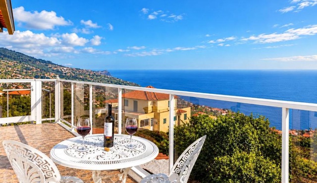 Casa Santana with Ocean Views, Parking & WiFi in Calheta