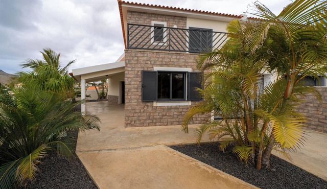 Casa Santo António – House with Pico Views