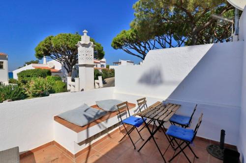 Casa Vale Do Lobo 32 Charming 2 Bedroom Townhouse Close To Beach in Almancil