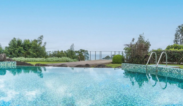 Casa Vista Azul by Atlantic Holiday in Santa Cruz
