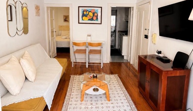 Central Lisbon Apartment Santos Walk to Cais do Sodré